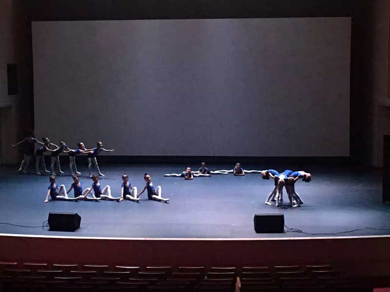 北京第一实验小学舞台演出 北京第一实验小学舞台蜜桃视频网址